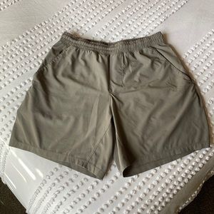 Lululemon Pace Breaker Linerless Short 7”
- Size: M